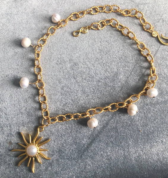 Gold and Pearl Loop Necklace-(TG-92133)